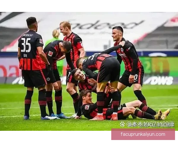 德甲球员转会盘点：今夏转会窗动向与球队阵容调整分析